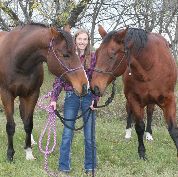 Meet your Posher, Kayla - Picture 1 of 1